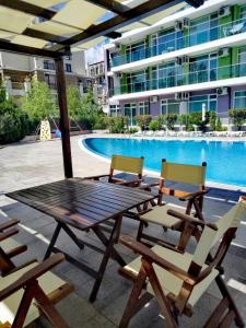 Sunny Beach Studio in Apartcomplex Solmarine