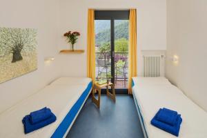 Twin Room with Shared Bathroom room in Eco-Hotel Cristallina