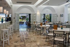 Kamari Hotel Myconos Greece