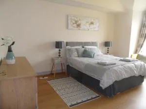 Tŷ Clûd - 兰盖夫尼