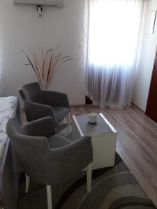 Studio Apartments Kuljiš