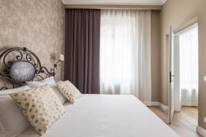 Proconsolo Adapartment Collection