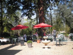 Hotels Logis - Villa des Bordes : photos des chambres