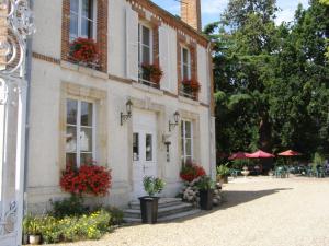 Hotels Logis - Villa des Bordes : photos des chambres