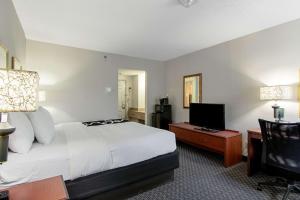 Double Room with Two Double Beds room in La Quinta Inn by Wyndham Ft. Lauderdale Tamarac East