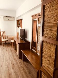 Queen Room with Two Queen Beds room in Pensiunea Beluga