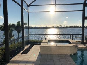Villa Lake View - Ubytování bez kategorie ve městě Cape Coral