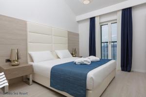 One-Bedroom Apartment with Sea View - Annex room in Lafodia Sea Resort