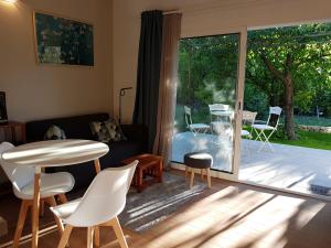 Maisons de vacances Charmante maisonnette independante a Goult en Luberon : photos des chambres