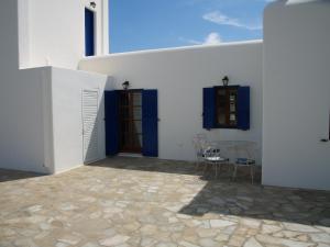 Ornos Seaside Blue Villas