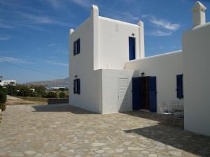 Ornos Seaside Blue Villas