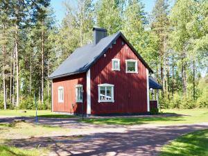 Orsastuguthyrning-Born