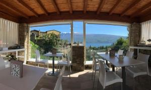 Junior Suite with Spa Bath room in La Cascata Negli Ulivi
