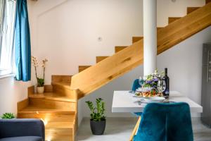 California Apartments 3