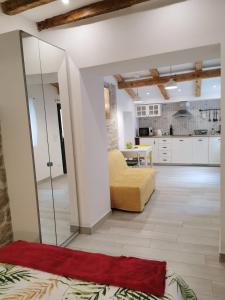 studio app Dea in the center