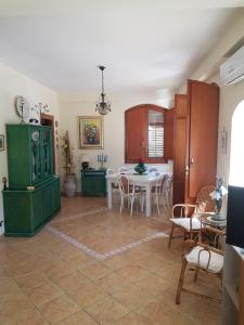 Villa del Golfo Urio with swimming pool shared by the two apartments it is essential to have a car