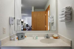 Queen Room with Two Queen Beds - Non-Smoking room in Super 8 by Wyndham St. James