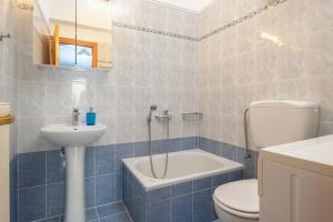 family house nikos 2