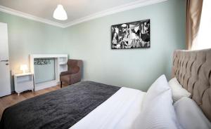 Two-Bedroom Apartment room in Walton Residence Sisli Weekly Sterilized
