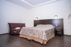 Superior Double Room with Sofa room in Piano Guesthouse