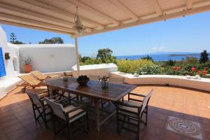 O&K 3-Bedroom Villa with Sea view, Golden Beach, Paros Paros Greece