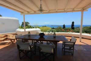 O&K 3-Bedroom Villa with Sea view, Golden Beach, Paros Paros Greece