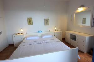 O&K 3-Bedroom Villa with Sea view, Golden Beach, Paros Paros Greece