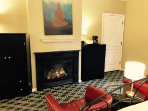 Deluxe King Room room in The Inn on First