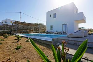 Nikoi Villas Myconos Greece