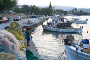 KIVERI 1876 traditional seafront cottage Arkadia Greece