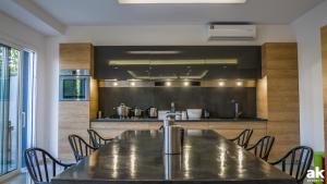 Heraklion Airport Family Lux Apartment Heraklio Greece