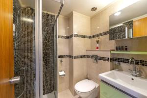 Suite 2 Rooms with Garden View