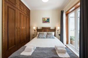 LovelyStay - Heritage Collection House with 4Bedrooms