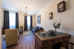 LovelyStay - Heritage Collection House with 4Bedrooms