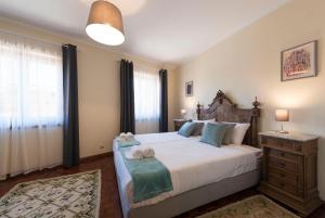 LovelyStay - Heritage Collection House with 4Bedrooms