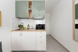 SuperApart Belwederska room B MiniStudio - near to Łazienki Park