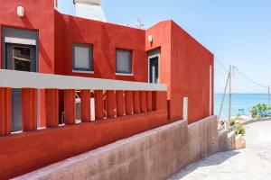 Red Beachfront Apartment Heraklio Greece