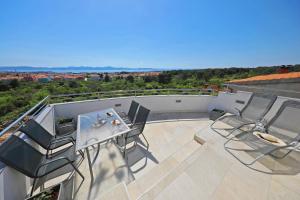 Magic Blue Sky Apartment