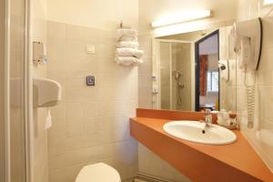 Hotels Kyriad Direct Rennes Ouest : photos des chambres