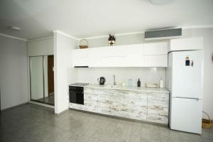 2BR Beachfront Batumi APT Luxury & Sea Views