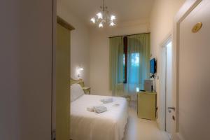 Classic Double Room with Small Double Bed room in Villa Elda Boutique Hotel