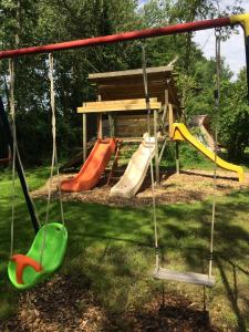 Campings Camping Les Arbois : photos des chambres