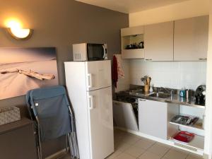 Porticcio centre plage à pieds, studio-cabine 4 Pers max, promo 7 nuits