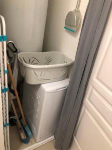 Porticcio centre plage à pieds, studio-cabine 4 Pers max, promo 7 nuits