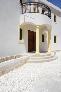 High-End finished apartment Higher Heights, Barbados