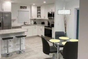 Bradenton Retreat - Cedar Hammock