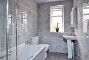 Double Room with Shared Toilet room in Lime House Hotel