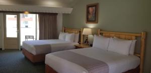 Queen Room with Two Queen Beds and Mobility Accessible Tub - Non-Smoking room in Best Western East Zion Thunderbird Lodge