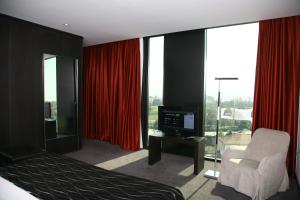 Family Room (2 Adults + 2 Children) room in Axis Viana Business & SPA Hotel