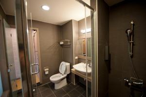 Phòng Tiêu Chuẩn 4 Người (Standard Quadruple Room)